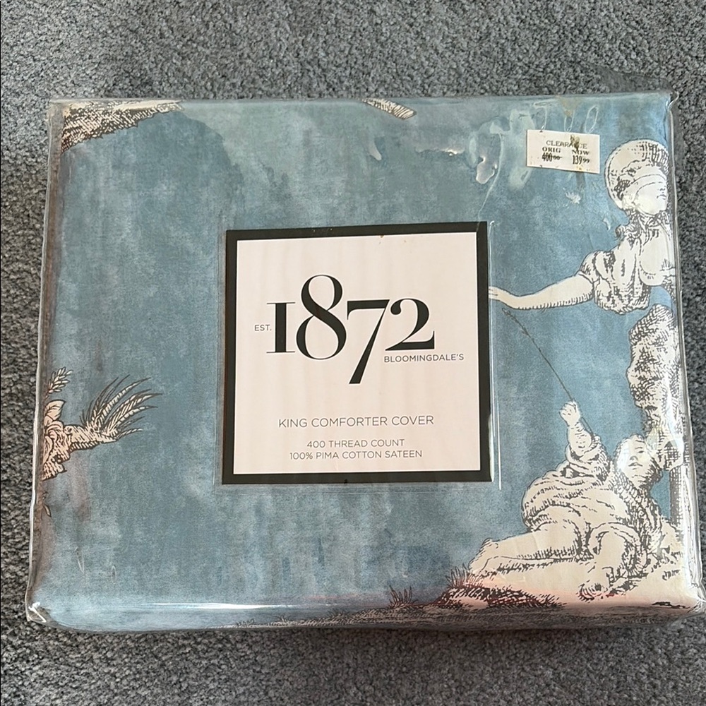 Bloomingdale's 1872 king comforter cover.